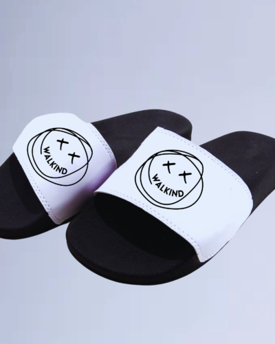 Chinelo slide walkind smilie