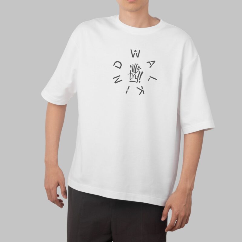 Preto — Camiseta oversized walkind life try