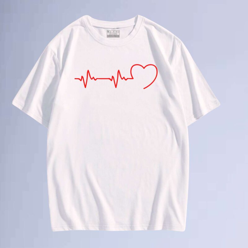 Branco — camiseta walkind heart beats