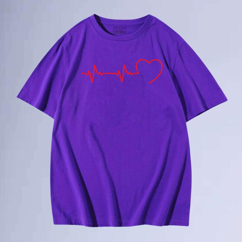 Roxo — camiseta walkind heart beats