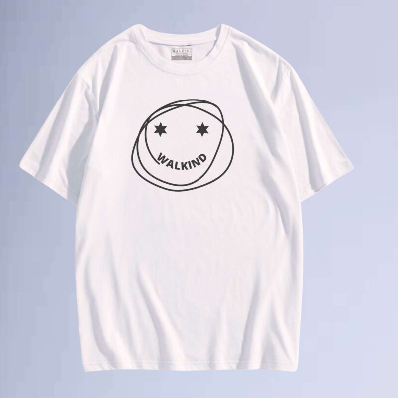 Branco — camiseta walkind smilie star
