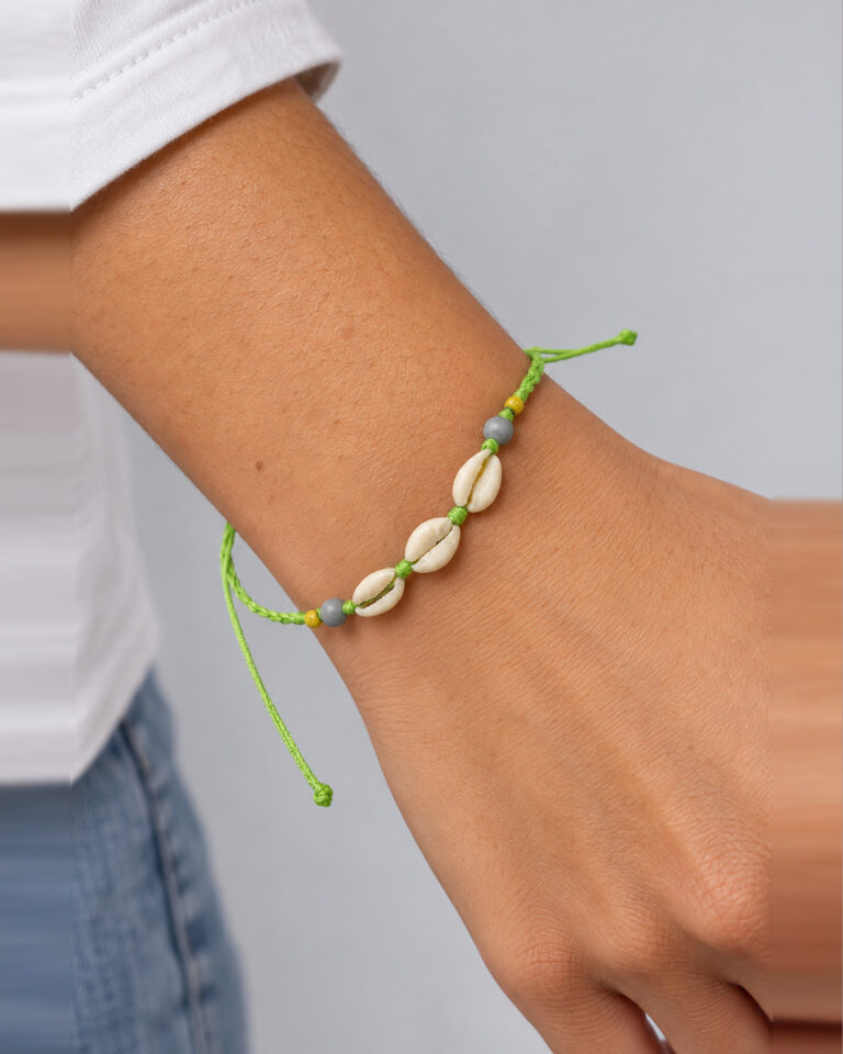 Pulseira Surf Style com Búzios e Cordão Verde