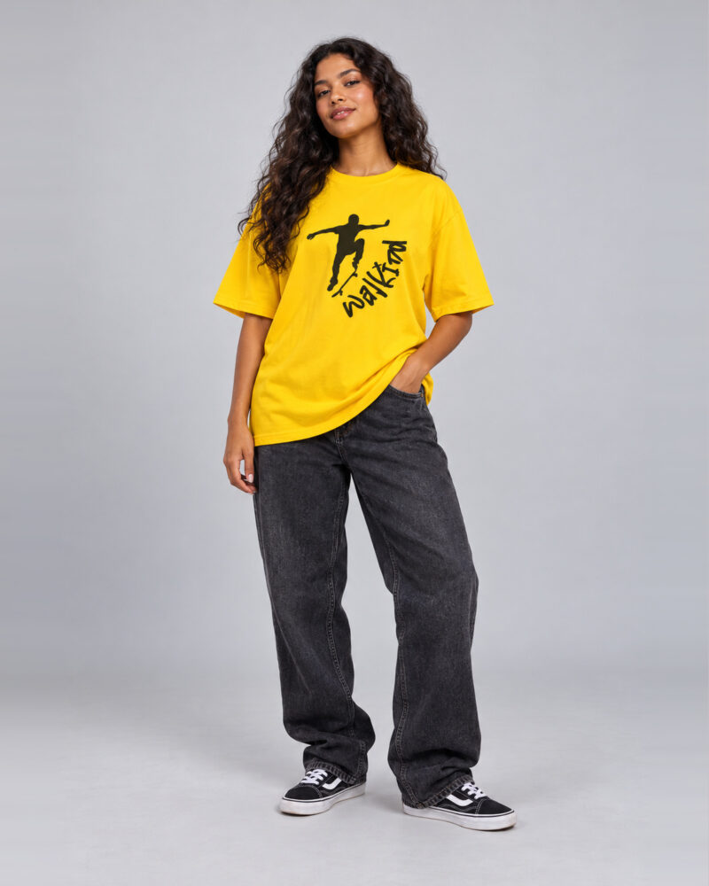 Amarelo — camiseta walkind skateboard